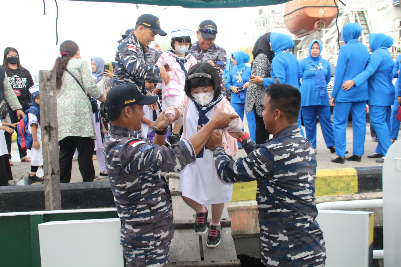 TNI AL, Kenalkan Dunia Bahari, Lanal Dumai Ajak Siswa-Siswi TK Hang Tuah Joy Sailing