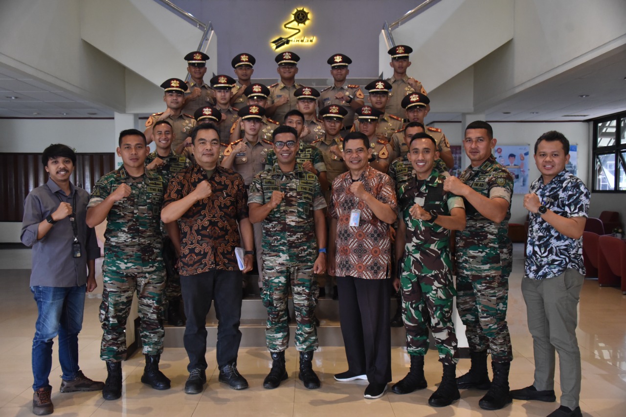 Taruna Akmil Joyride Anoa di Pindad