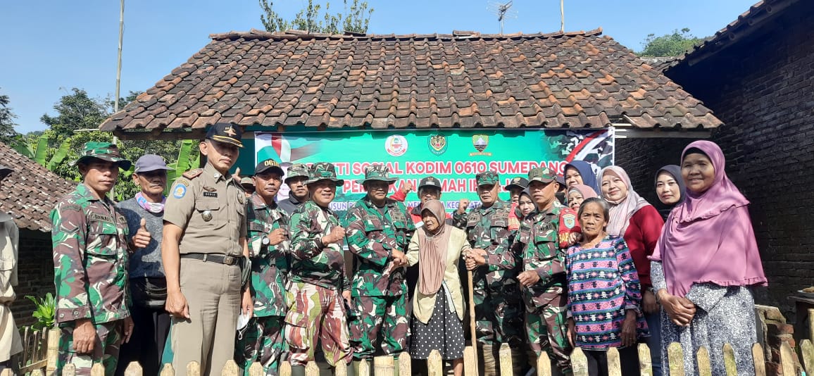 Rumah Mak Ajah Dibongkar Puluhan Anggota Kodim Sumedang, Kenapa?