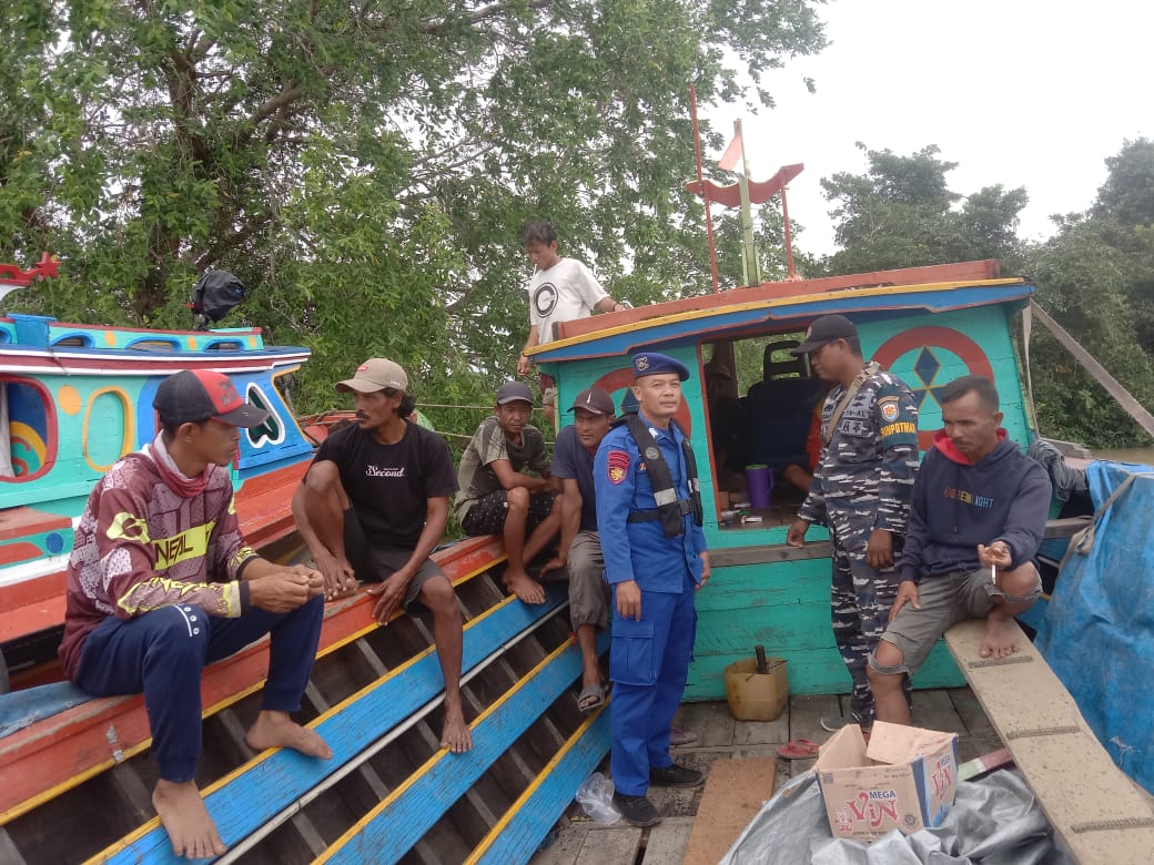 TNI AL Palembang Aksi SAR Insiden Kapal Tenggelam MS. Mitra Setia di Perairan Upang Marga Banyuasin