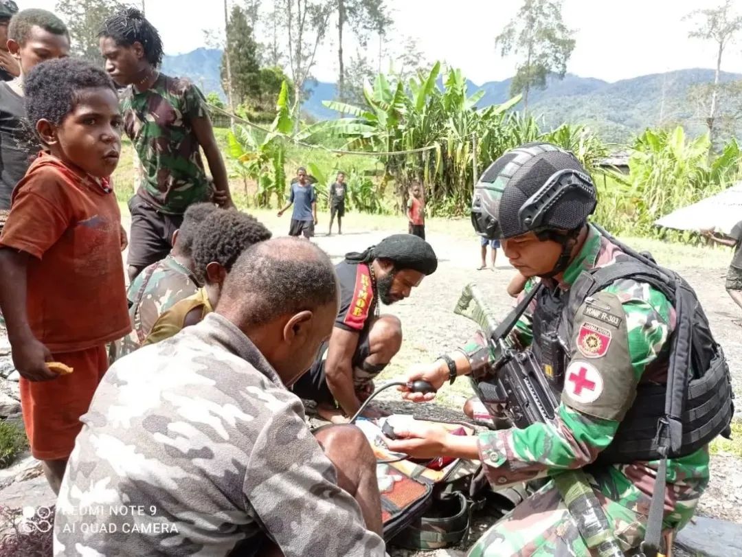 Pedalaman Papua Sehat, Pasukan Kostrad Blusukan Layani Kesehatan Warga