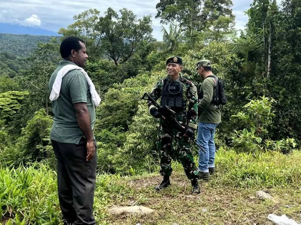 Amankan Akses Jalur Logistik Kenyam, Satgas Kostrad Bersama Forkopimda Nduga Bangun Pos TNI
