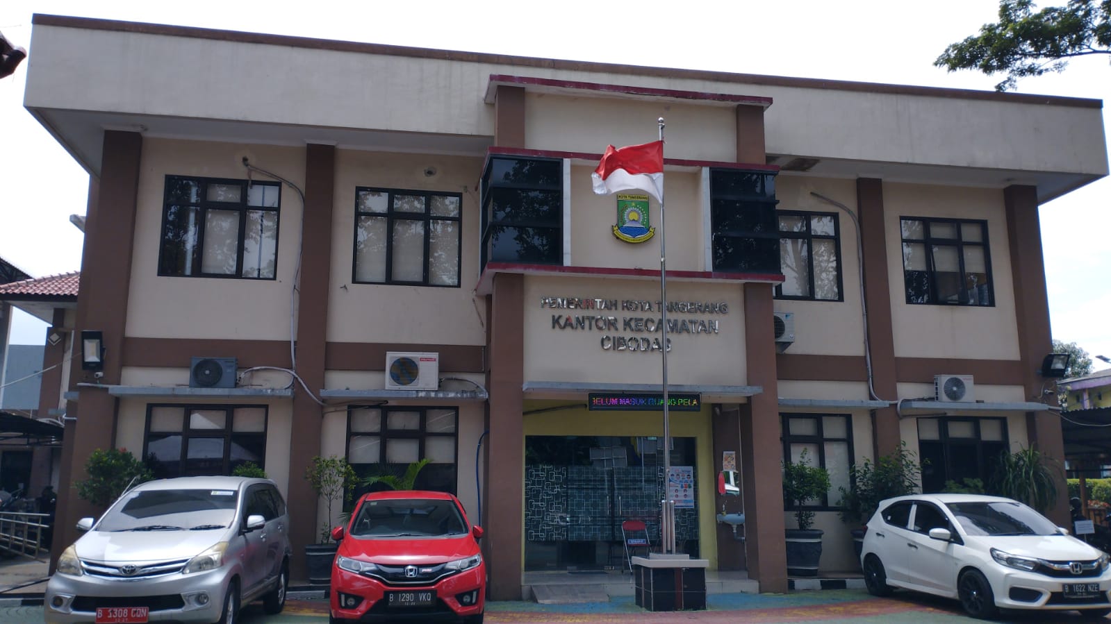 Kasie Pemerintahan Kecamatan Cibodas Bantah Berita Viral Terkait Dugaan Pungli Pembuatan E-KTP
