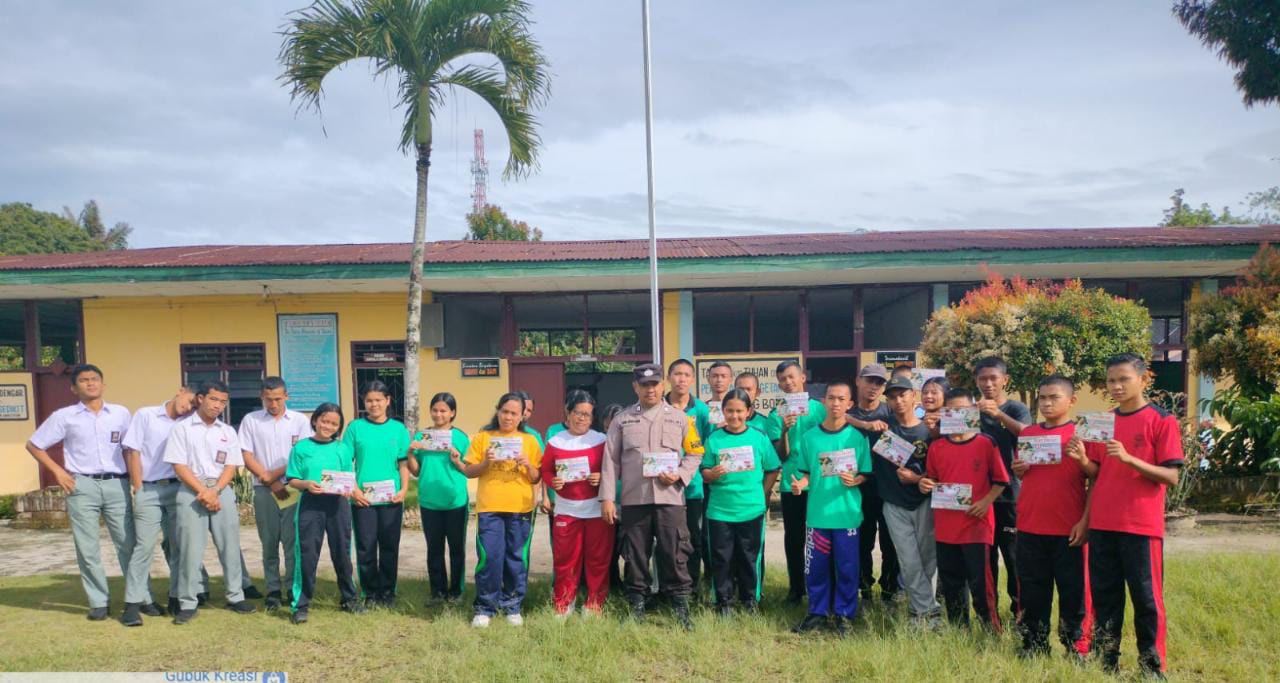 Sambangi Sekolah, Bhabinkamtibmas Polsek Laguboti Ajak Serta Guru dan Pelajar Sukseskan Event F1H2O