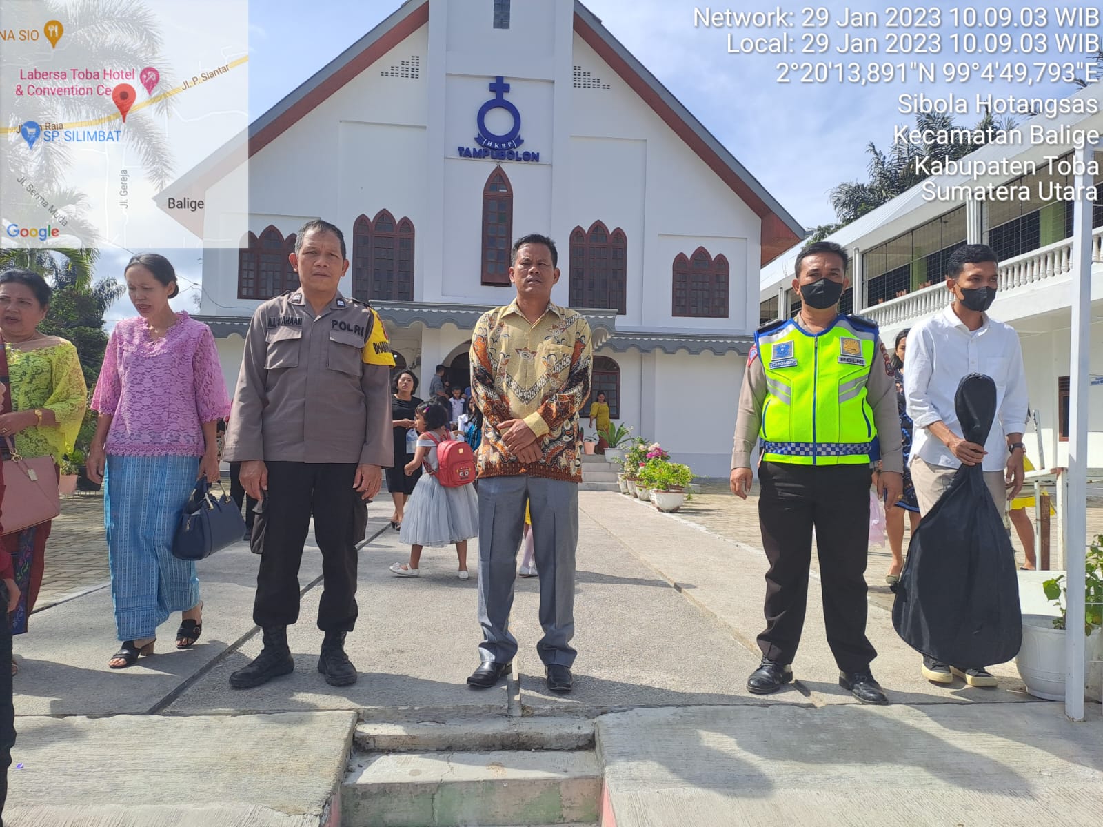 Ciptakan Keamanan Beribadah, Personil Polsek Jajaran Polres Toba Patroli dan Pengamanan Ibadah Gereja