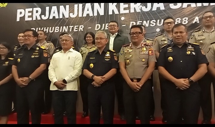 Perjanjian Kerja Sama Divhubinter Polri dan Ditjen Bea dan Cukai Kemenkeu RI Dalam Pemanfaatan Jaringan INTERPOL I-24/7 Guna Pengawasan Lalu Lintas Barang Dalam
