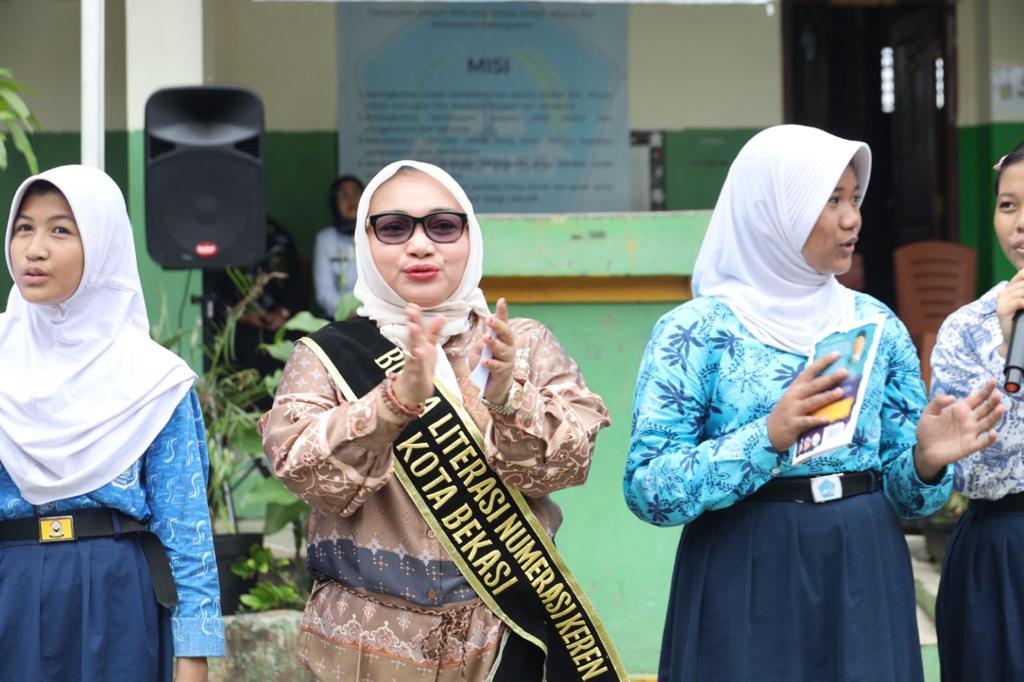 Kembali Datangi Sekolah, Bunda Literasi Gali Potensi Siswa