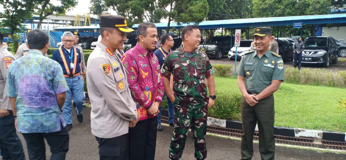 Kasdim, Kapolres Metro Jakarta Timur Dampingi Pangdam Jaya dan Kapolda Metro Jaya Giat Coffe Morning Day-1 PAM JAYA
