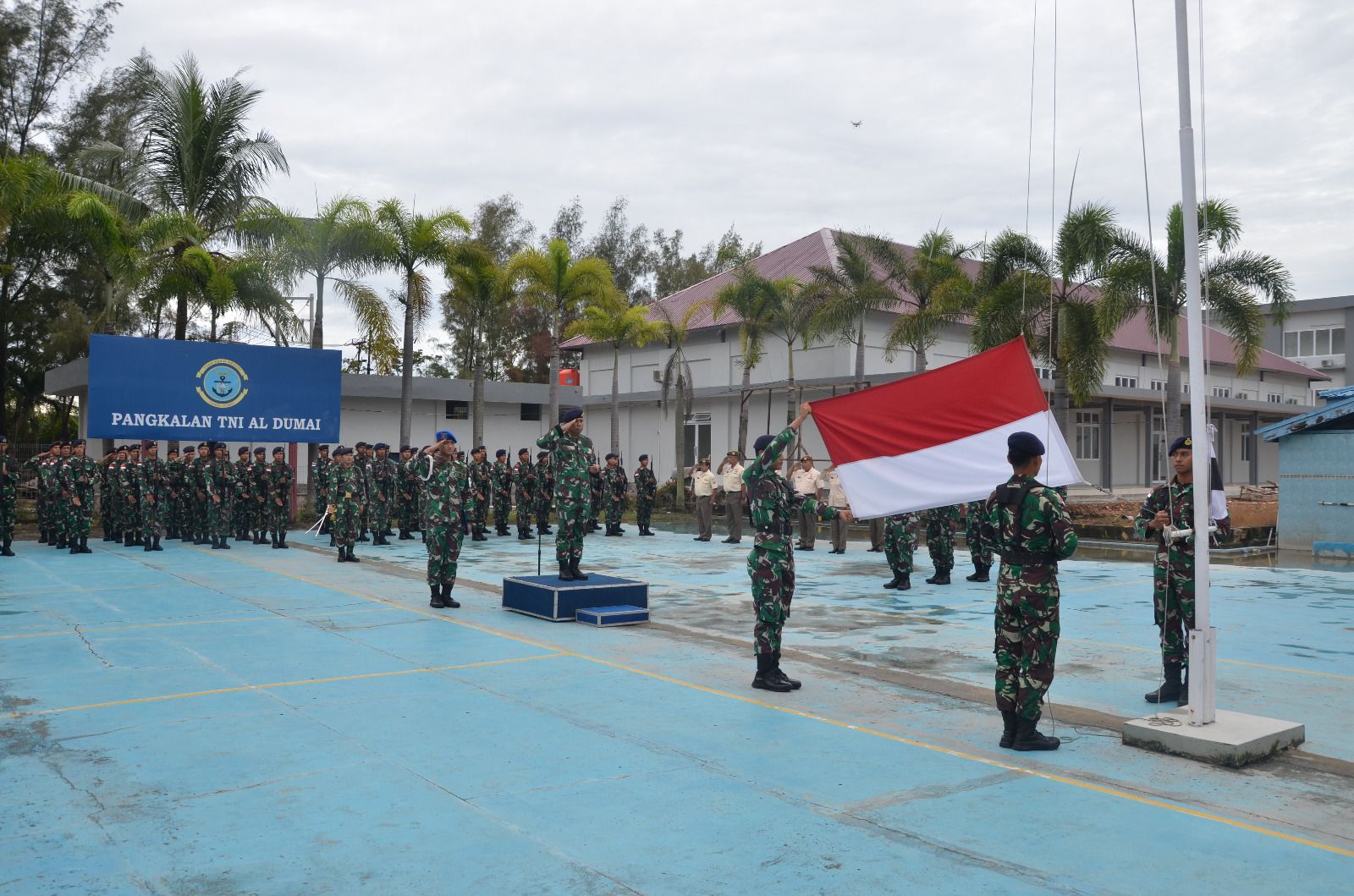 TNI AL, Danlanal Dumai Pimpin Upacara Bendera dan Apel Khusus