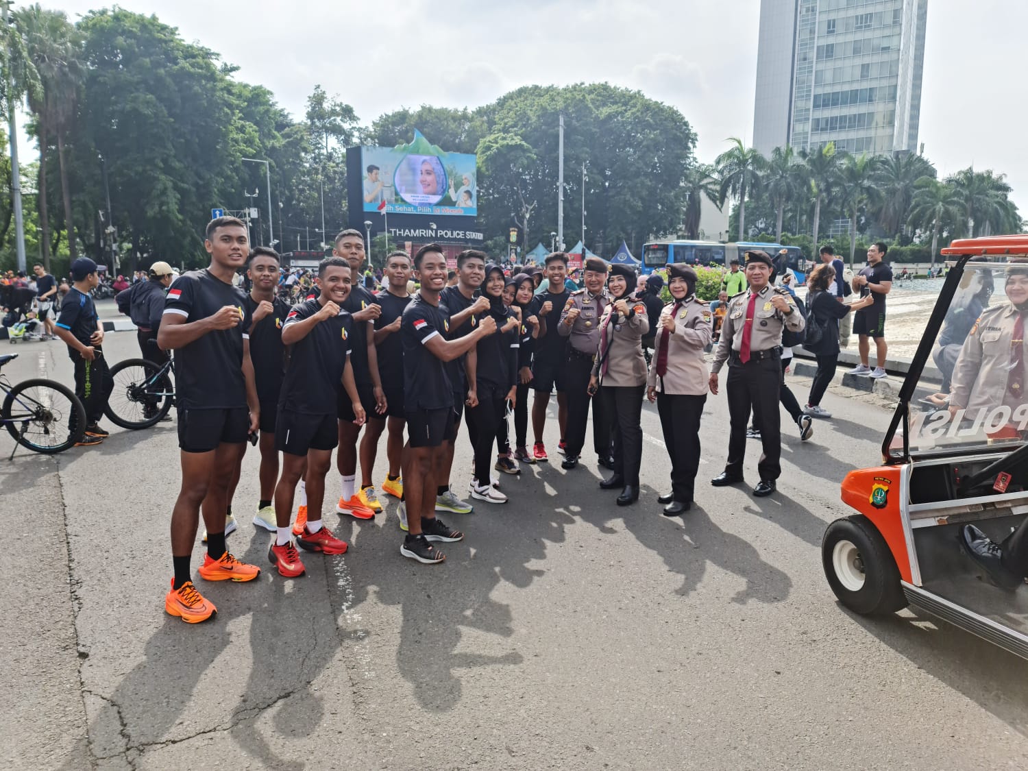 Car Free Day, Ditsamapta Polda Metro Jaya Patroli Bersepeda di Bunderan HI