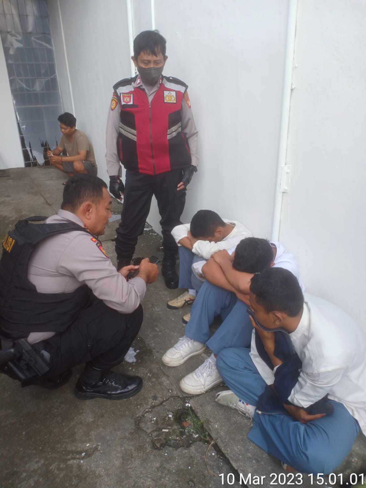 Polres Metro Jakarta Timur Mengamankan Tiga Pelajar Diduga Akan Tawuran di Pondok Kelapa