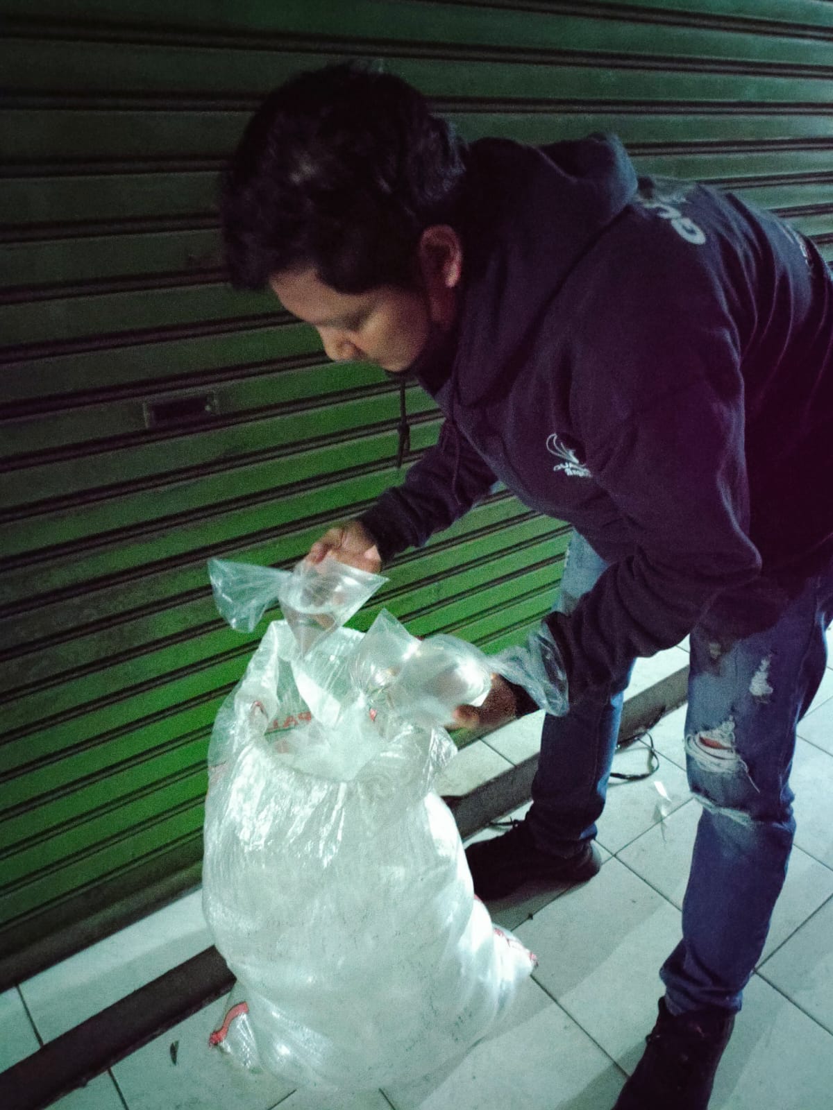 Polisi RW Terima Laporan Warga, Resmob Polres Metro Tangerang Kota Sita 50 Kantong Ciu