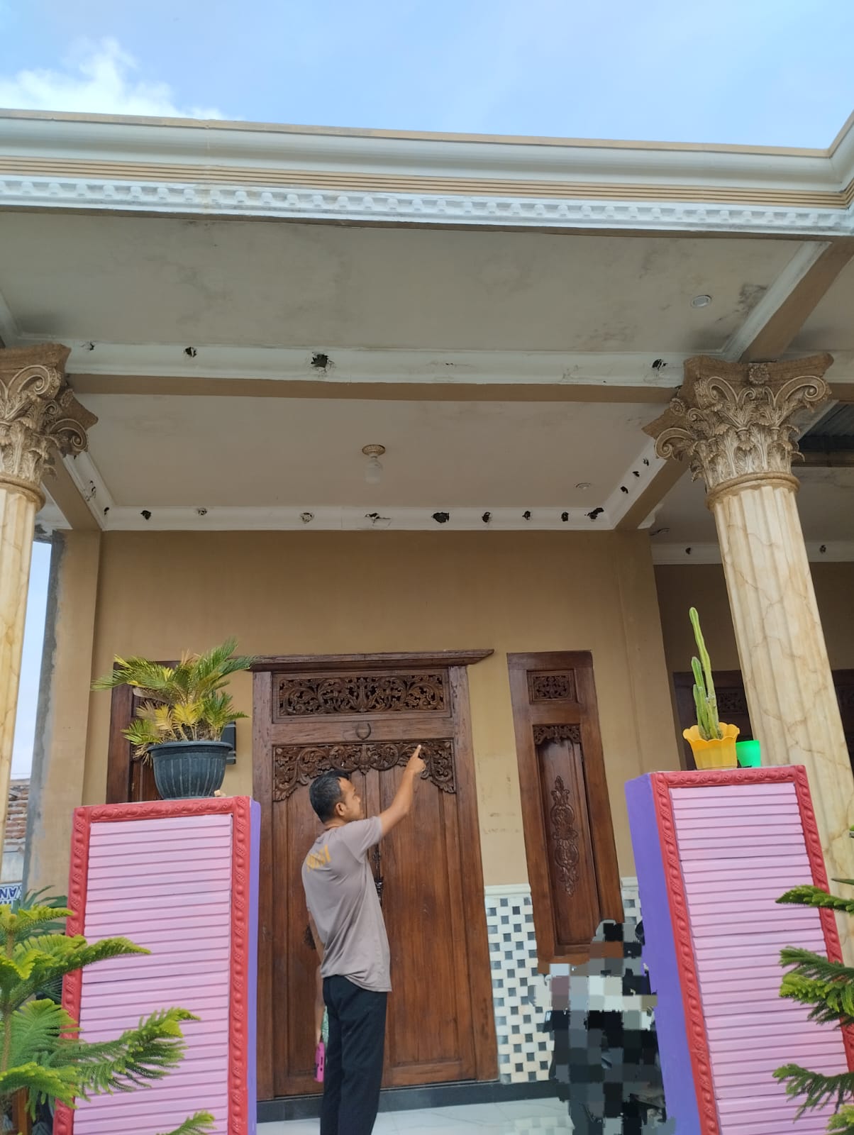 Ditinggal Tugas Jaga Malam Tahun Baru, Rumah Polisi Dirusak Kuli Bangunan