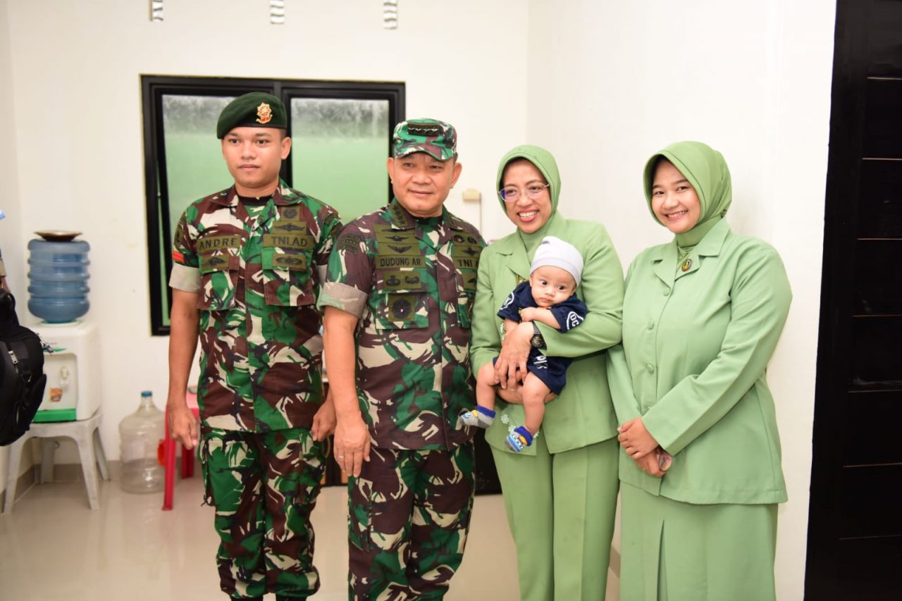 Kasad Tinjau Pembangunan Rumah Dinas Prajurit Divif 3 Kostrad