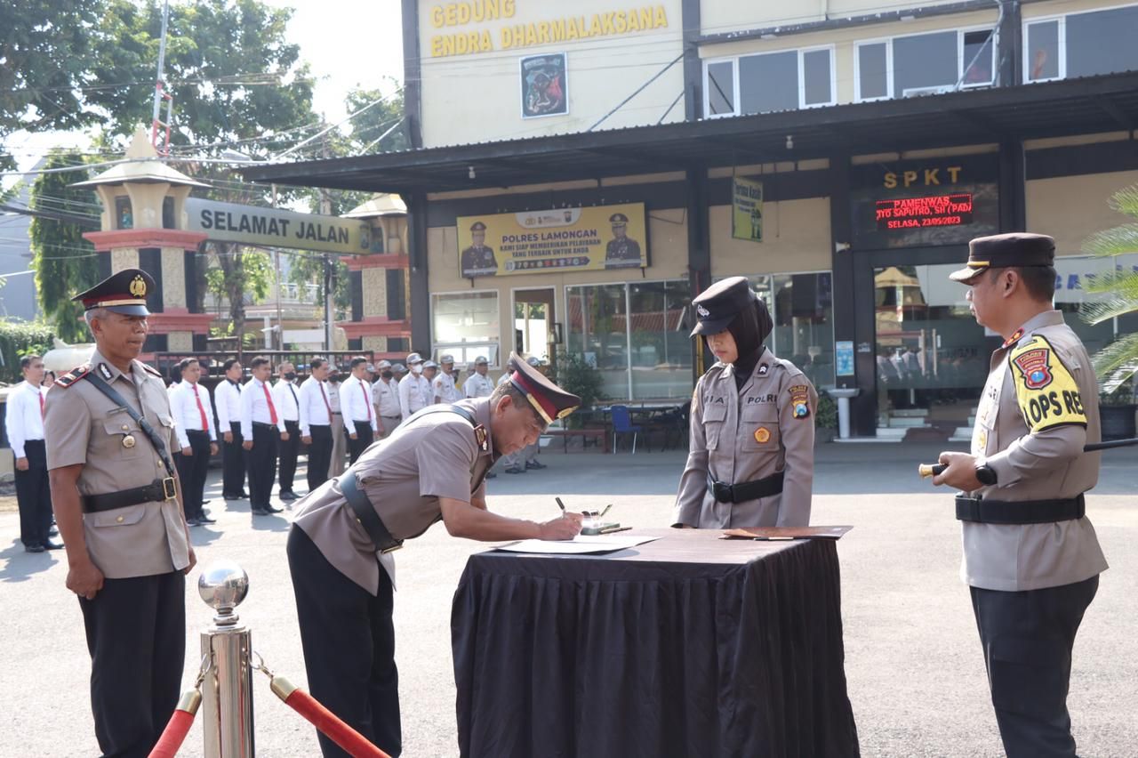 Kapolres Lamongan Sertijab dan Naikan Pangkat Pengabdian
