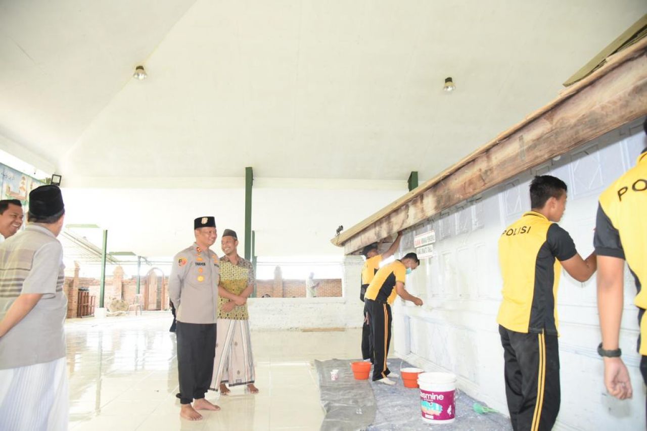 Polres Lamongan Gelar Bhakti Sosial Dalam Rangka Hari Bhayangkara Polri Ke 77