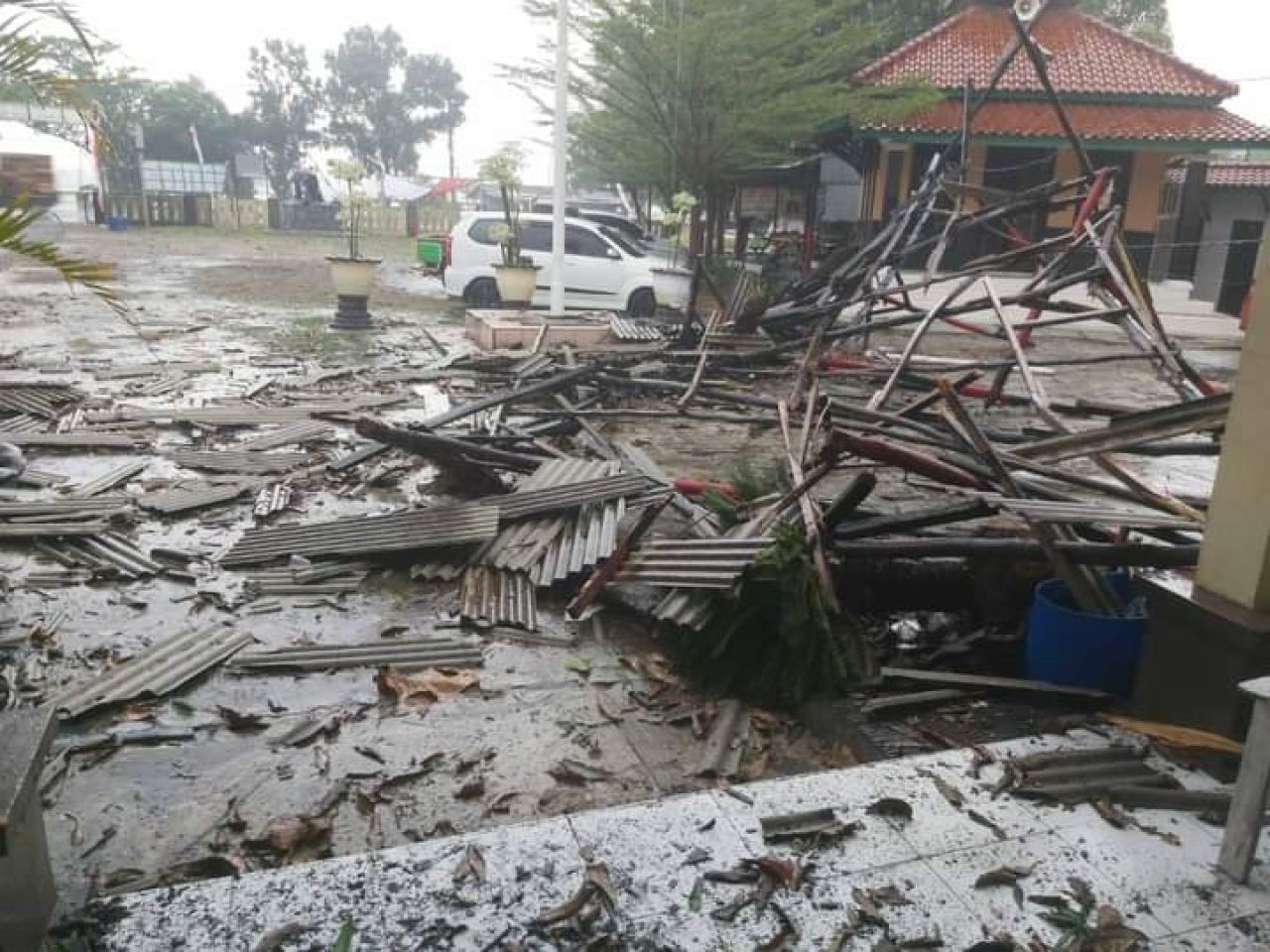 Puting Beliung Porak Porandakan Kabupaten Indramayu