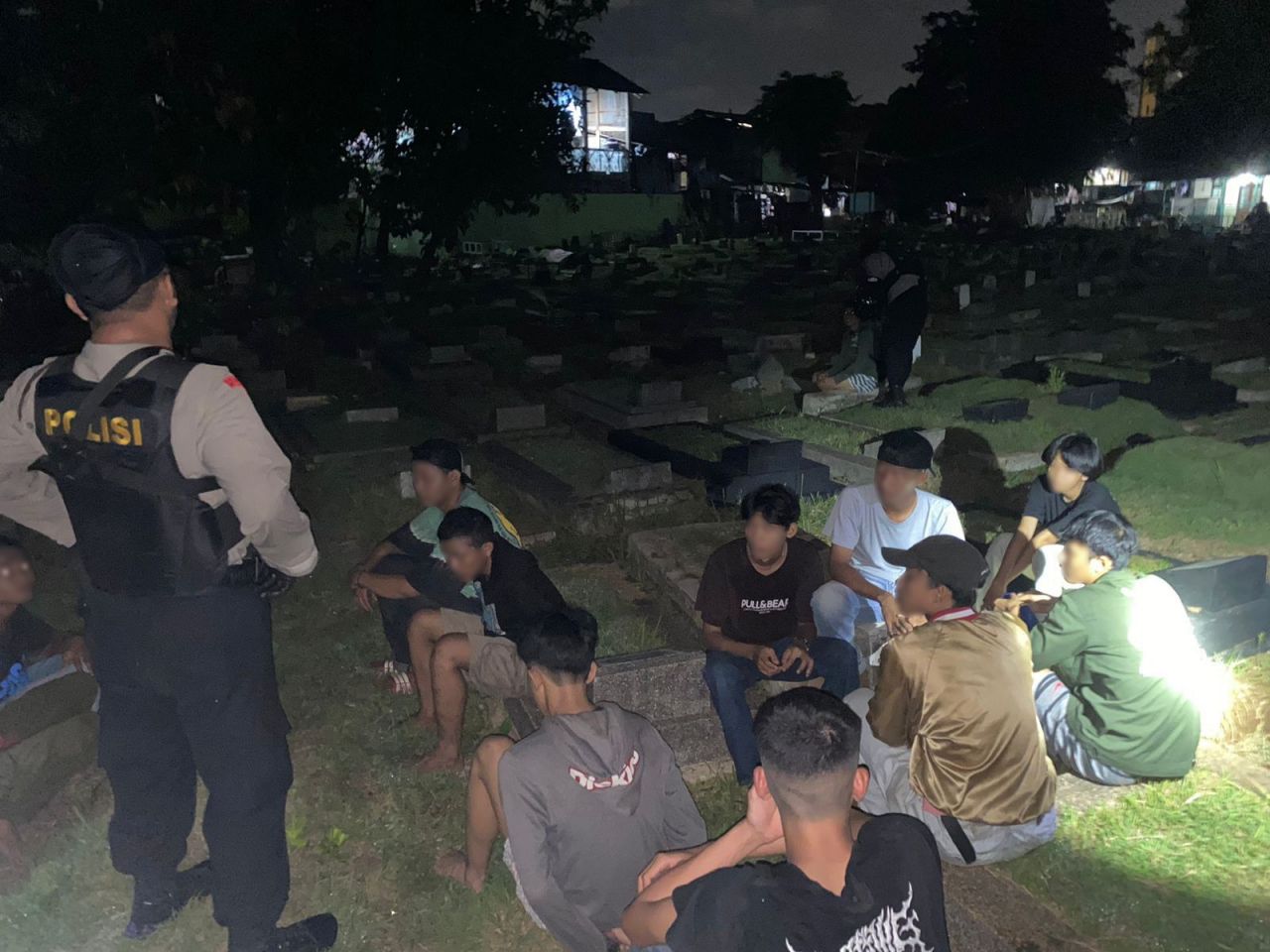 TP3 Polres Jakarta Timur Amankan 12 Remeja dan Sebuah Clurit