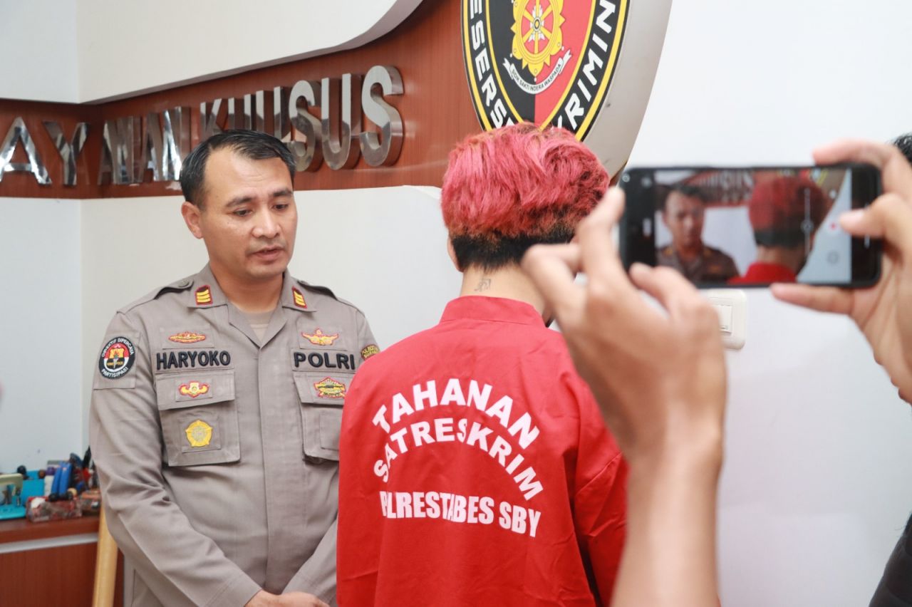 Terlibat Prostitusi di Surabaya, Unit PPA Polrestabes Surabaya Tangkap Mami Elga