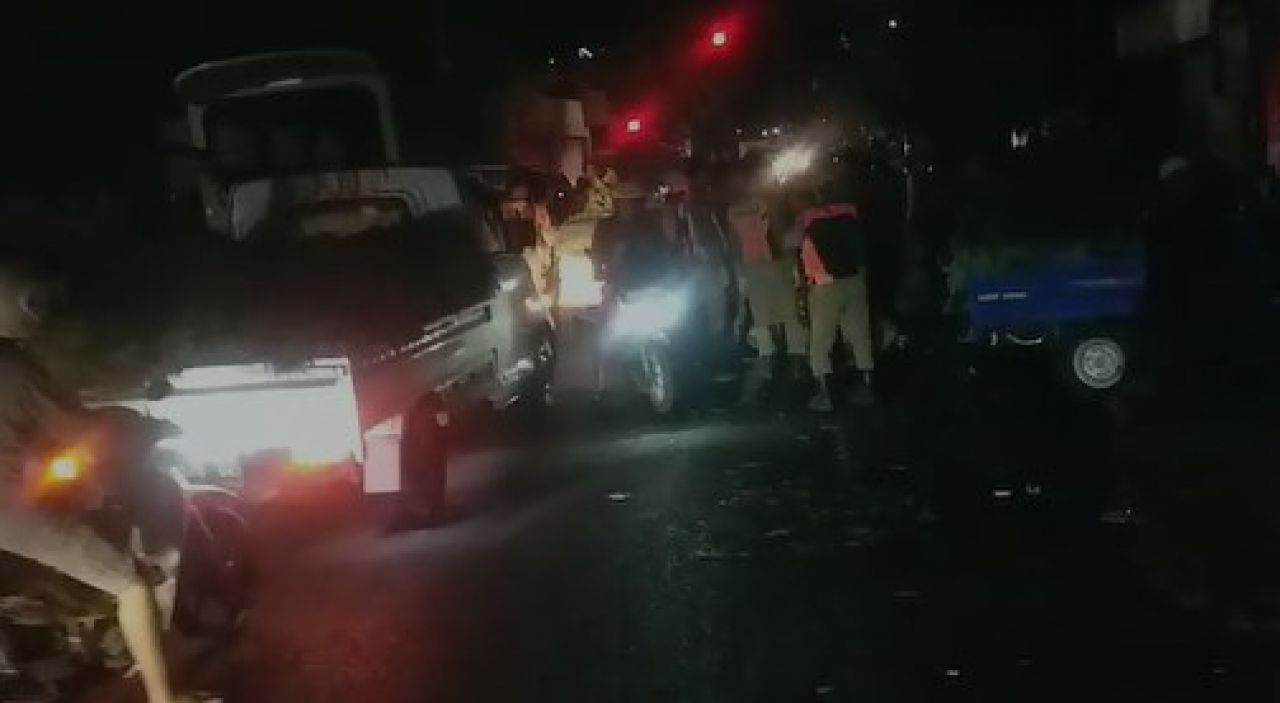 Kembali, Satpol PP Kota Surabaya Tertibkan Para Pedagang Sayur di Sekitar Jalan Dinoyo Surabaya