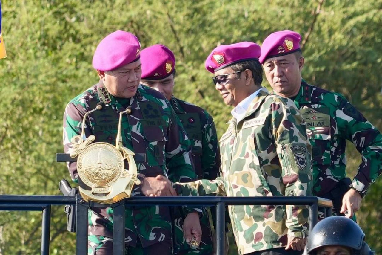 Mahfud MD Dianugerahkan Sebagai Warga Kehormatan Korps Marinir