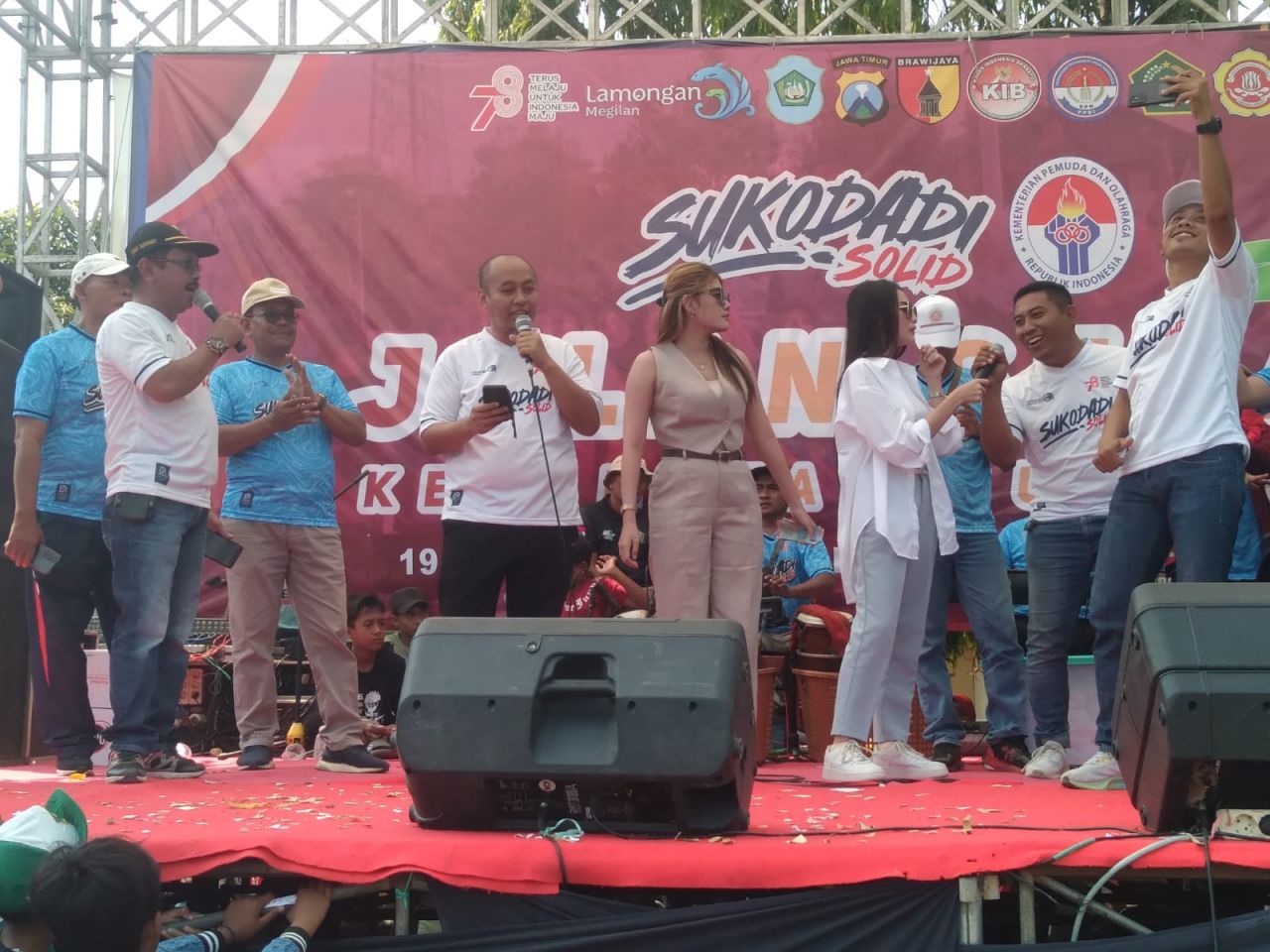 Ribuan Warga Menyambut HUT Ke- 78 RI Ikut Jalan Sehat Yang di Gelar Di Lapangan Sukodadi Lamongan