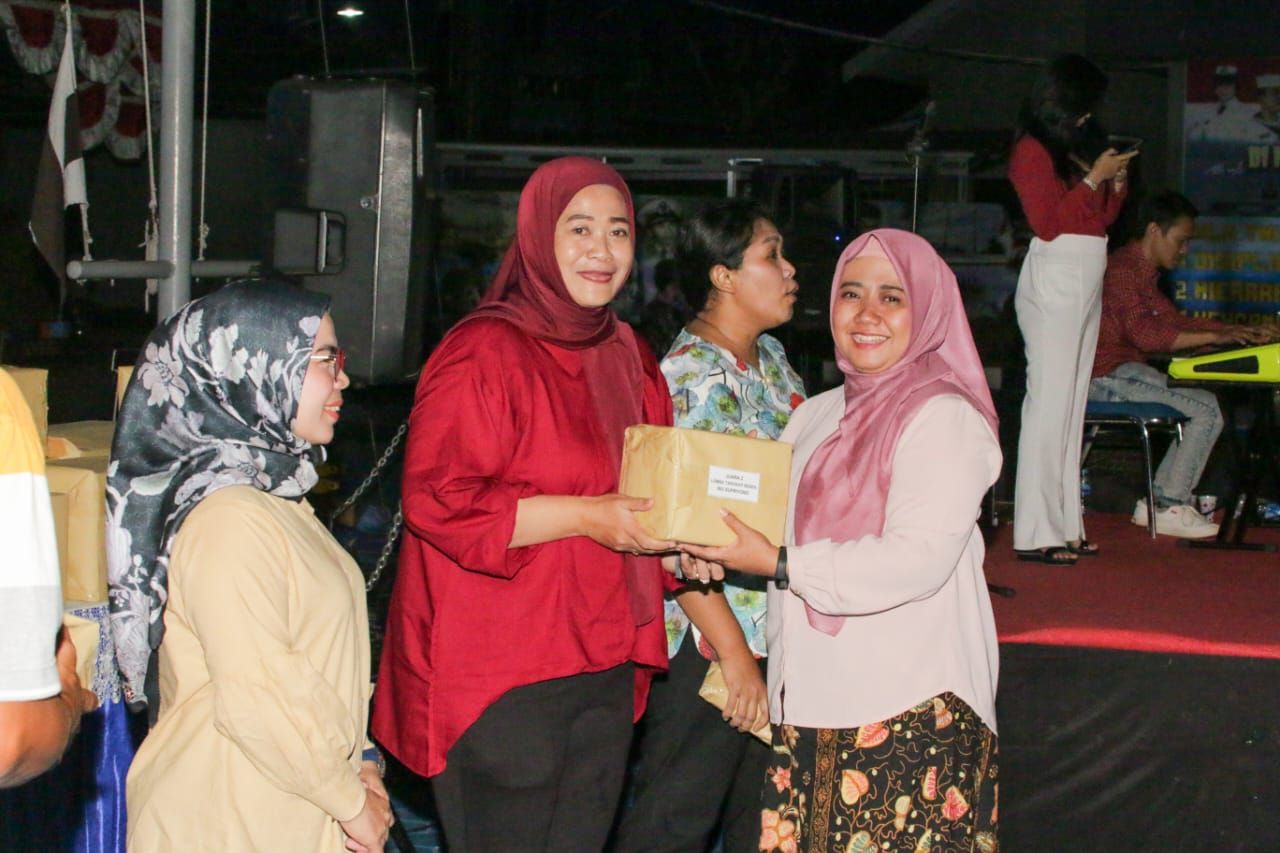 Danlanal Beserta Keluarga Besar Prajurit Lanal Banjarmasin Meriahkan Puncak Acara Peringatan HUT Ke-78 RI