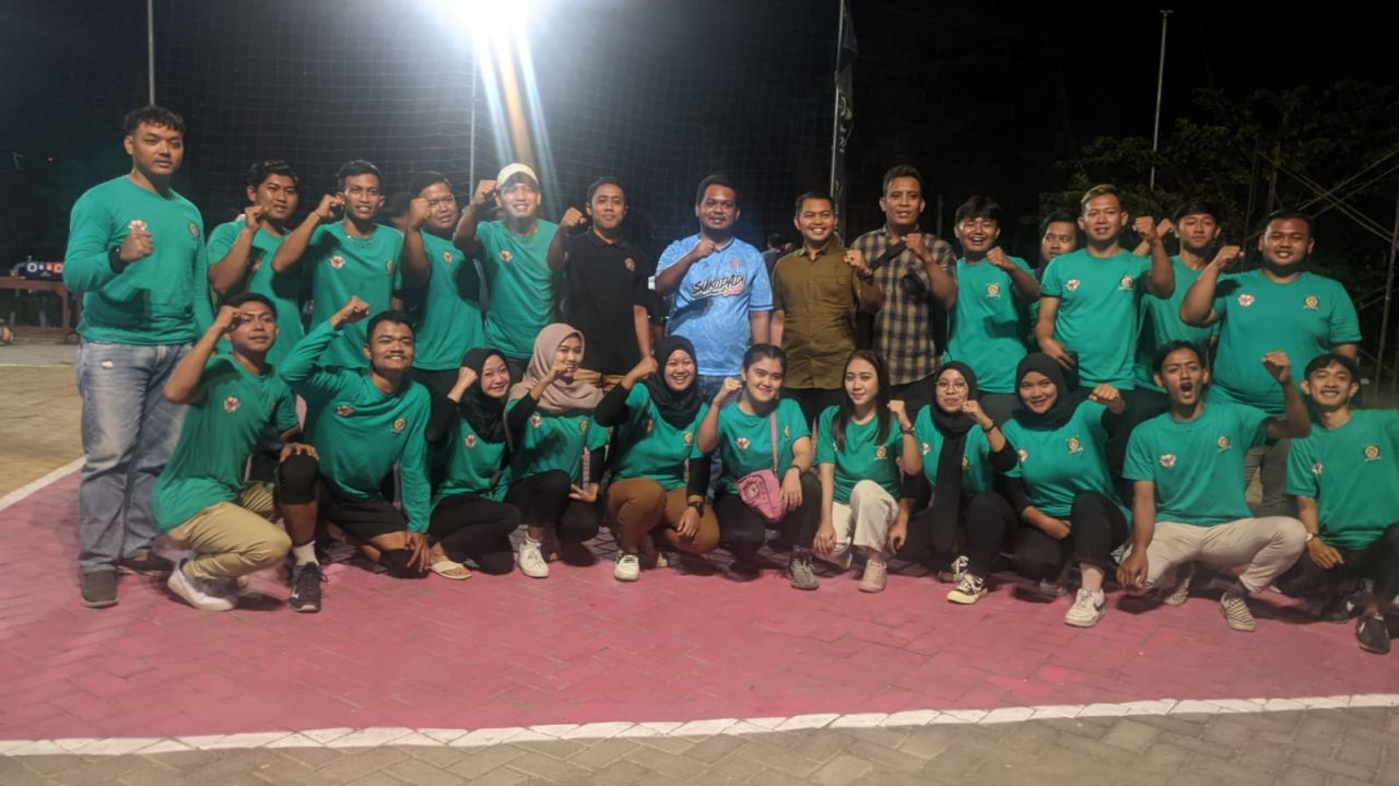 Memeriahkan HUT RI Ke-78, Turnamen Bola Voli Sukodadi CUP 2023 Resmi Ditutup Rollando Shen jonna