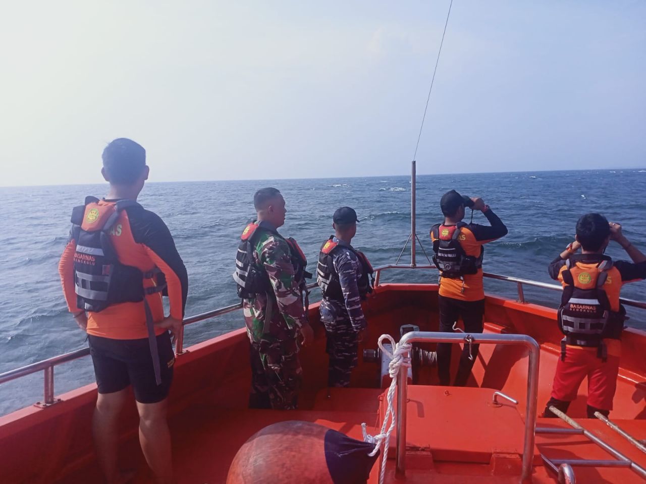 9 ABK Hilang dan Hanyut di Perairan Selolong, Lanal Bengkulu Bantu Hingga Ditemukan