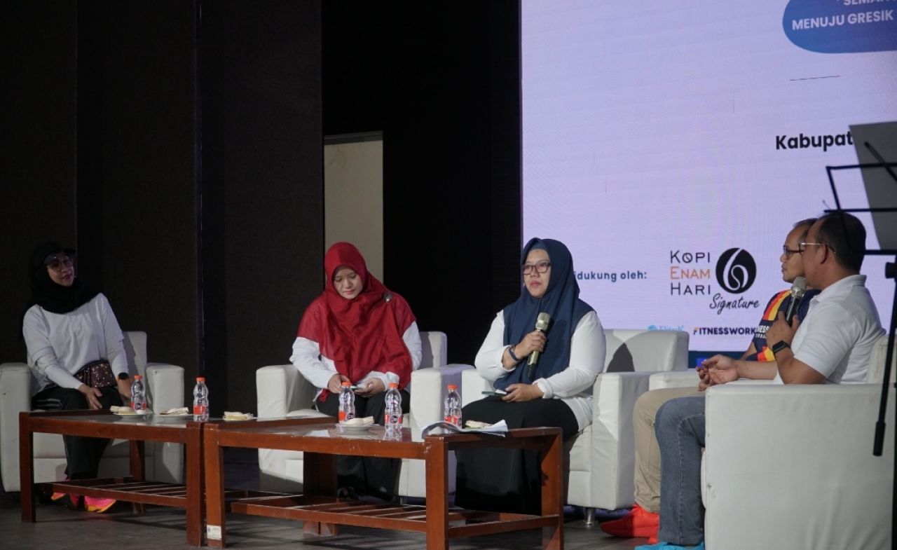 Diskusi dengan Narasumber