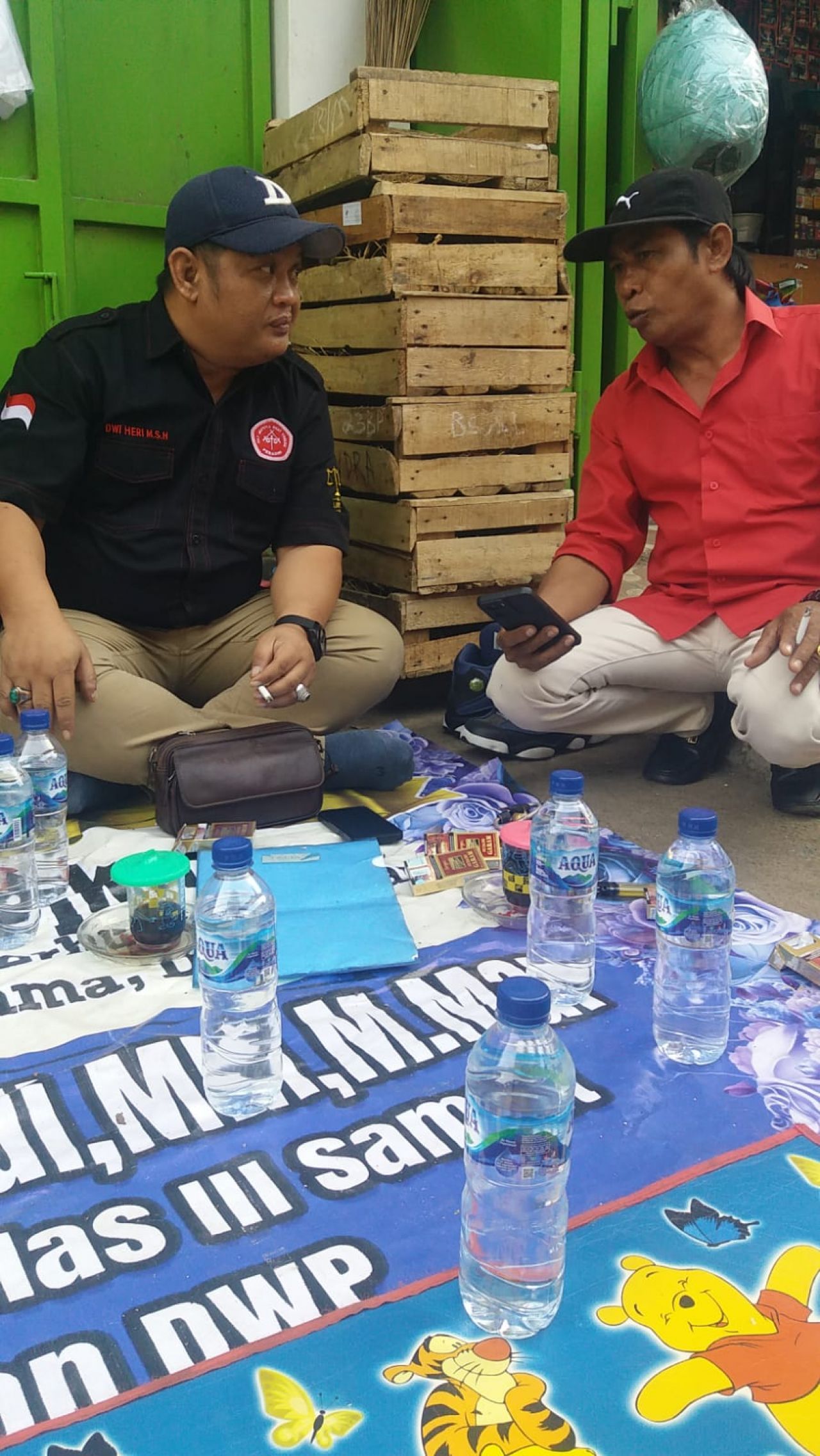 (Kiri) Dwi Heri Mustika, S.H