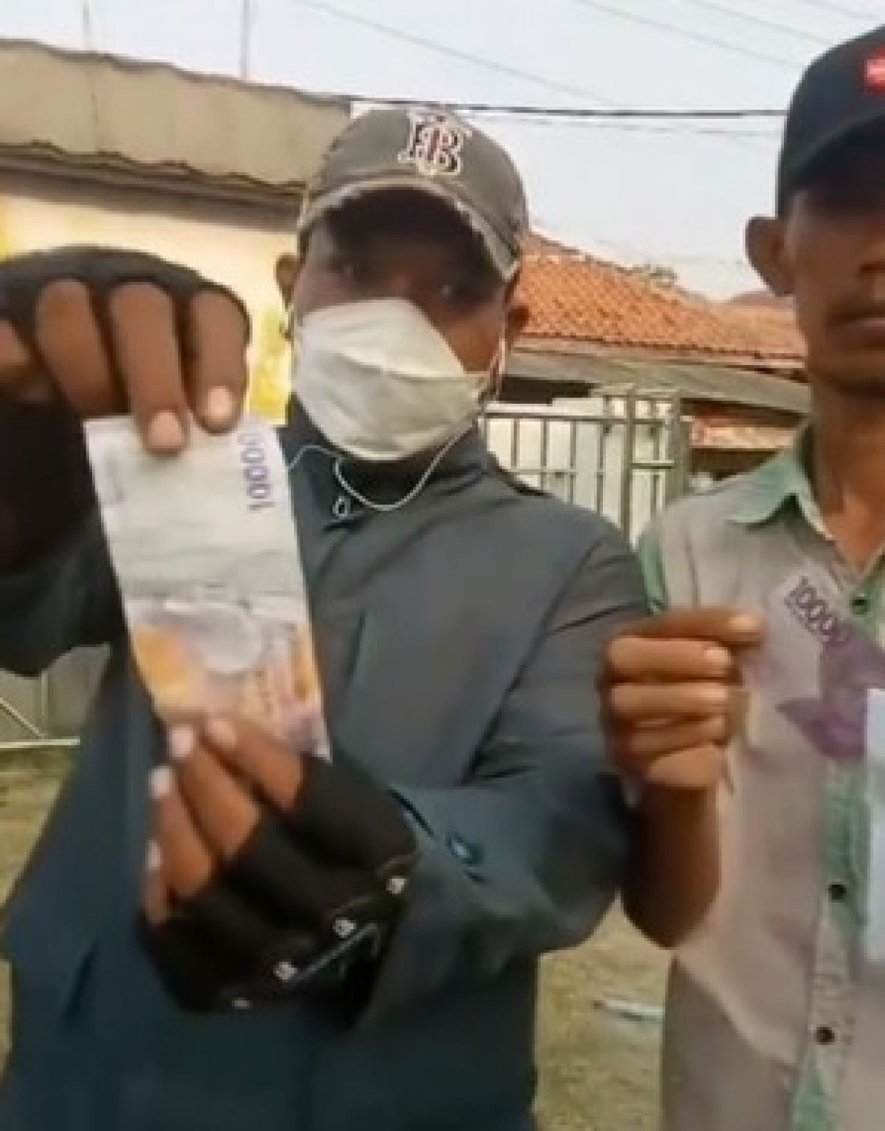 Dewan Pers Kecam Viralnya Oknum Wartawan Menunjukan Uang 10 Ribu dan Aksi Unjuk Rasa Sekelompok Oknum Wartawan