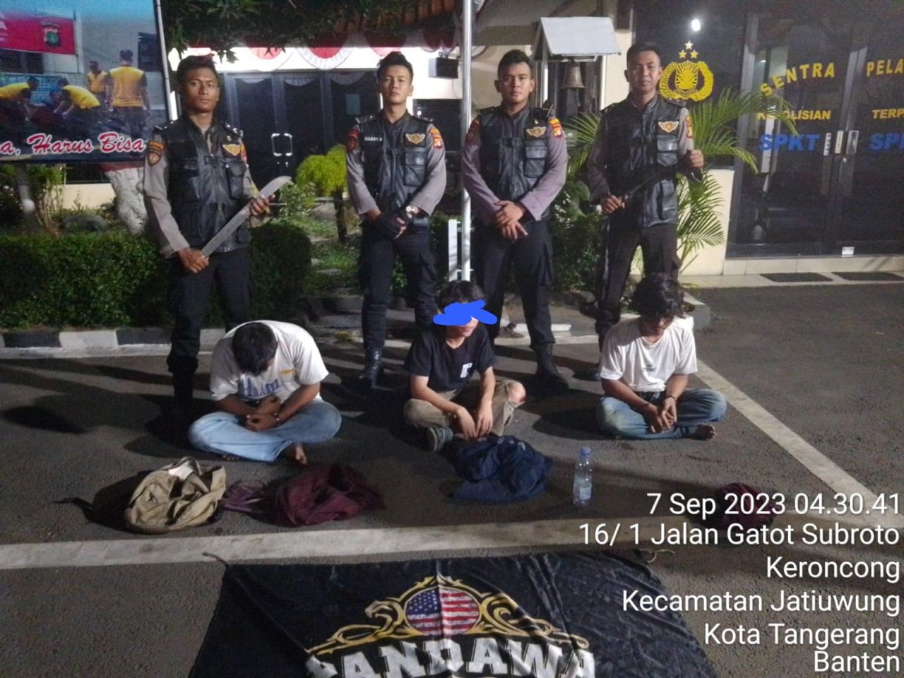 Diduga Akan Tawuran, Polres Metro Tangerang Kota Amankan 3 Remaja Bawa Sajam di Jalan Raya Bayur Cadas