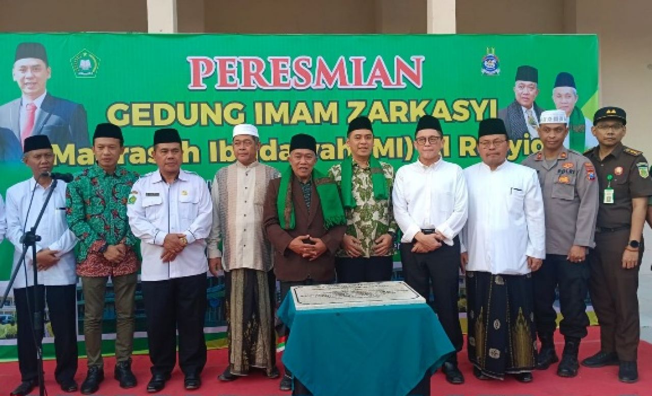 Pj. Bupati Bojonegoro Dampingi Wamenag RI Resmikan Gedung MI di Ponpes Al Rosyid, Tekankan Akses Pendidikan