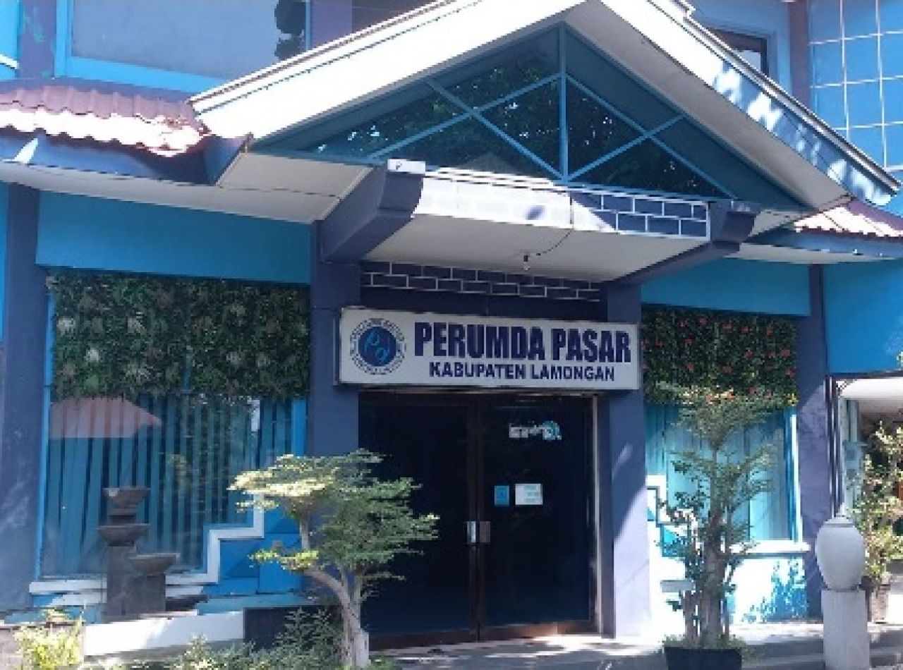 Meski Pedagang Bayar Retribusi, Pasar Perumda Lamongan Minim Fasilitas