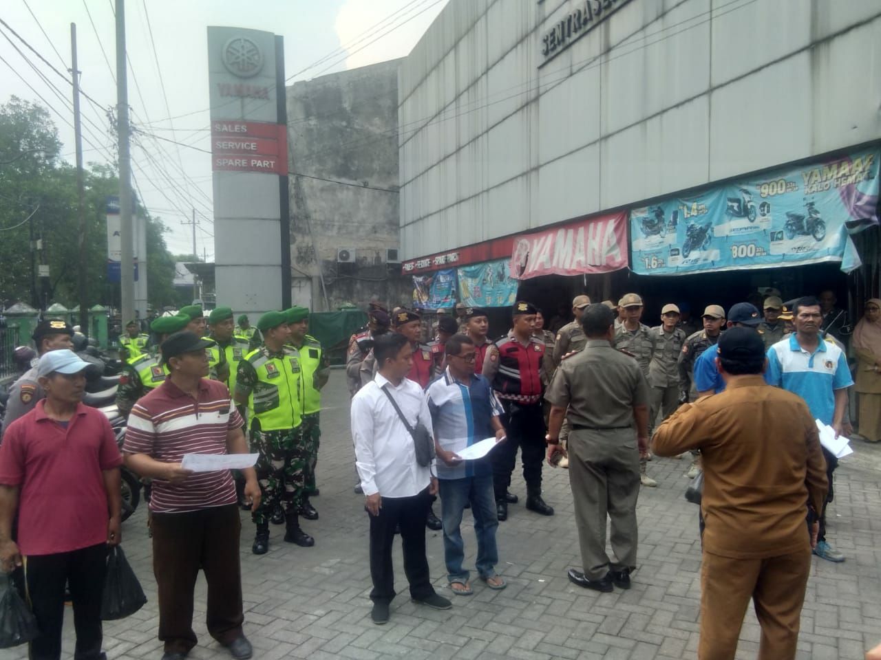 Penghuni Ruko Simpang 3 Jombang Mengancam Bakal Melaporkan Pemkab ke Polda Jatim