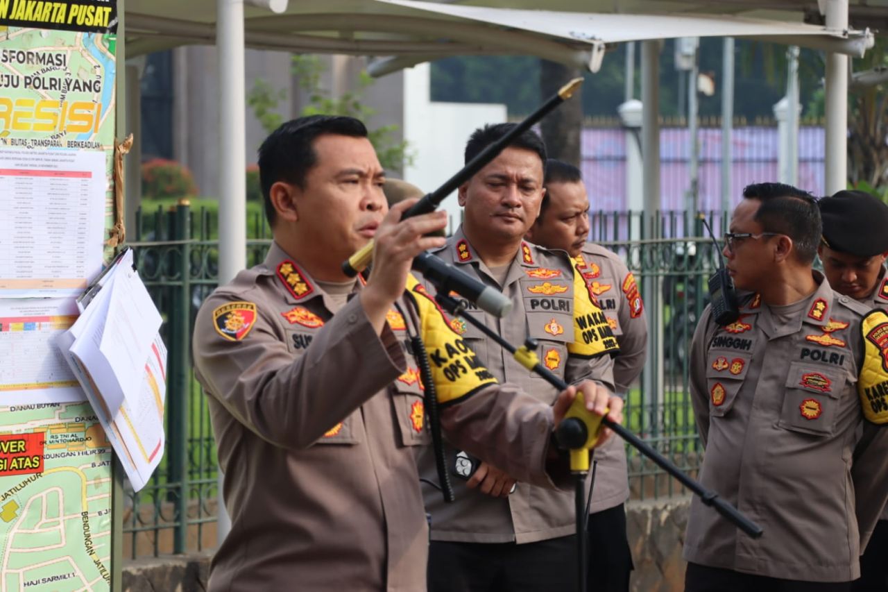 Polri Kawal dan Amankan Aksi Penyampaian Pendapat Bersama Desa Jilid II di DPR RI