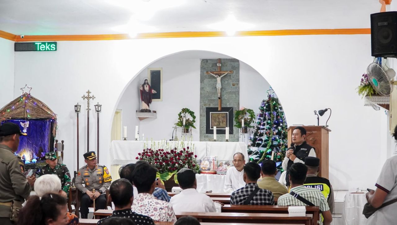 Memastikan Perayaan Natal Berjalan Lancar, Bupati Lamongan Tinjau Gereja