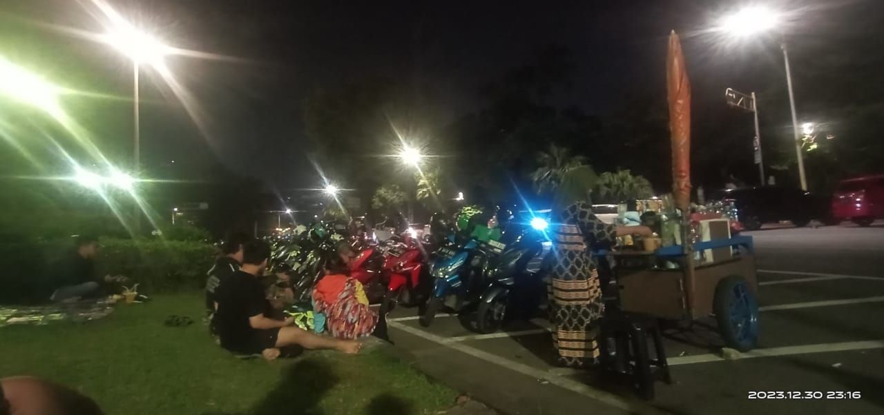 Pembiaran Parkir Liar Di Area Silang Monas Jakarta Pusat