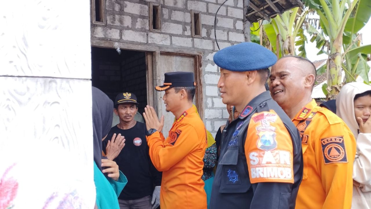 Tim SAR Gabungan Bersama BPBD Bojonegoro Evakuasi Korban Tenggelam di Sungai Bengawan Solo