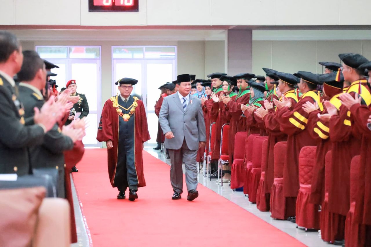 Menhan Prabowo Hadiri Acara Wisuda Unhan RI, Bangga Indonesia Cetak 75 Lulusan Kedokteran Militer
