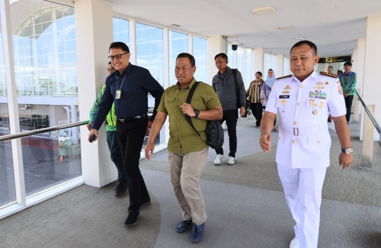 Danlantamal I Antar Keberangkatan Pangkoarmada I Beserta Rombongan Usai Kunjungan Kerja di Lantamal I