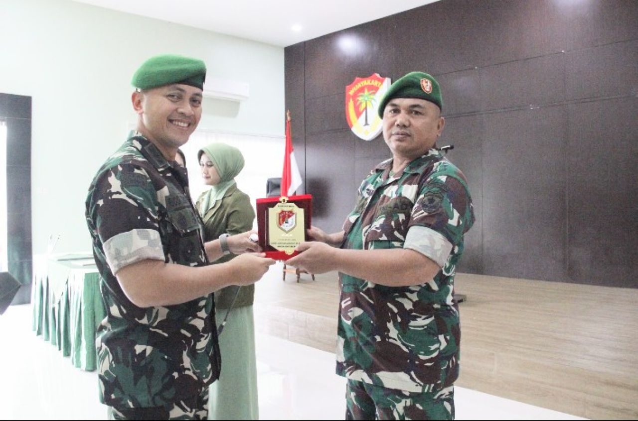 Kolonel Arm Rico Ricardo Sirait, B.S., M.MDS., Pimpin Acara Korps Raport Pindah Satuan Perwira
