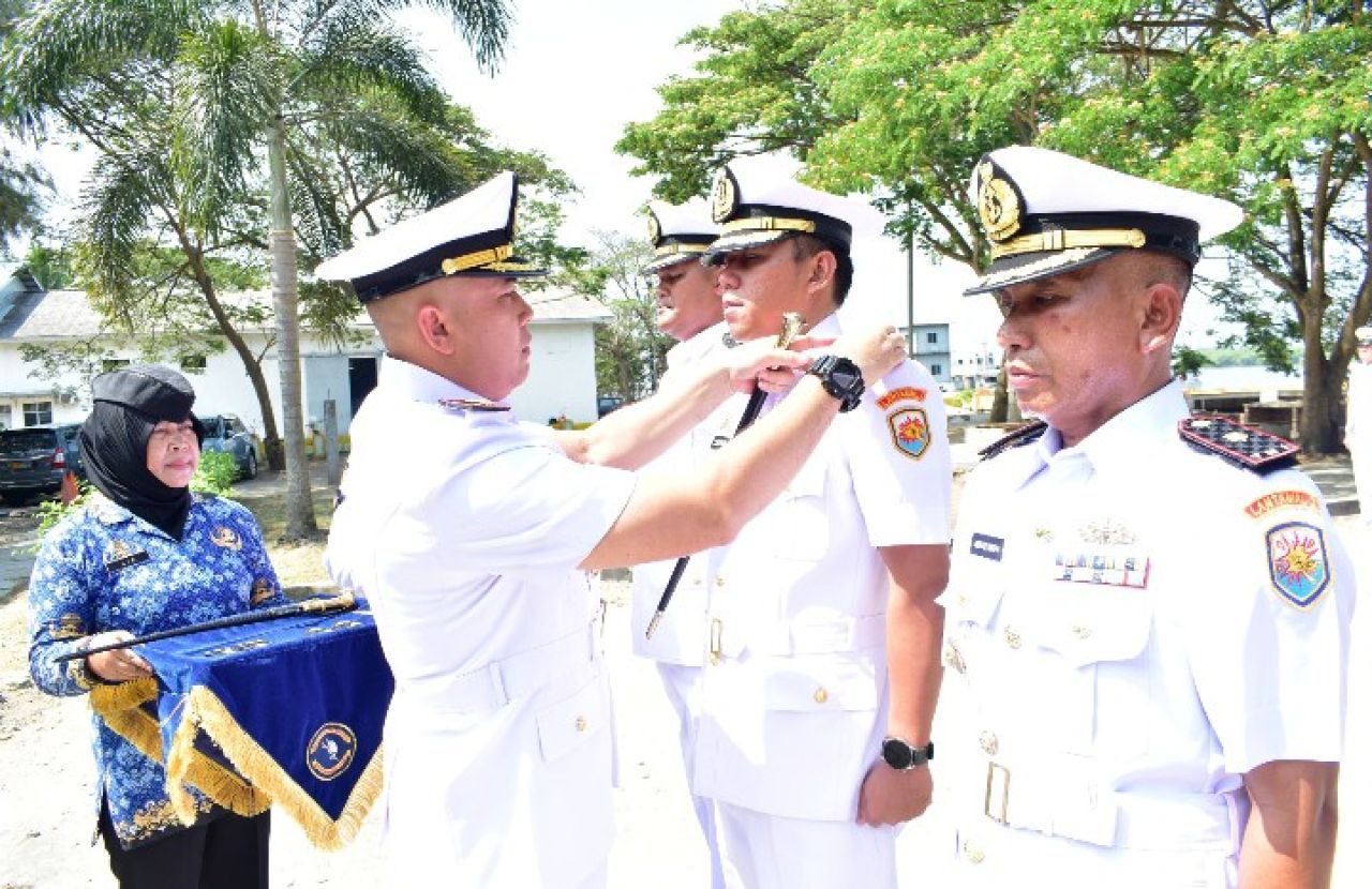 Serah Terima Jabatan Komandan KRI Sigalu, Komandan KRI Siada dan Komandan KAL Tarihu Satrol Lantamal I