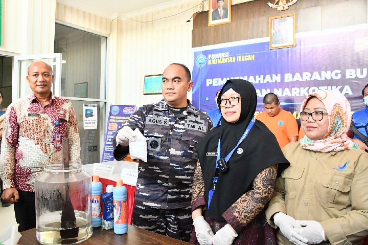 Kolaborasi TNI AL Bersama BNN Gagalkan Peredaran Sabu-Sabu di Wilayah Kalteng