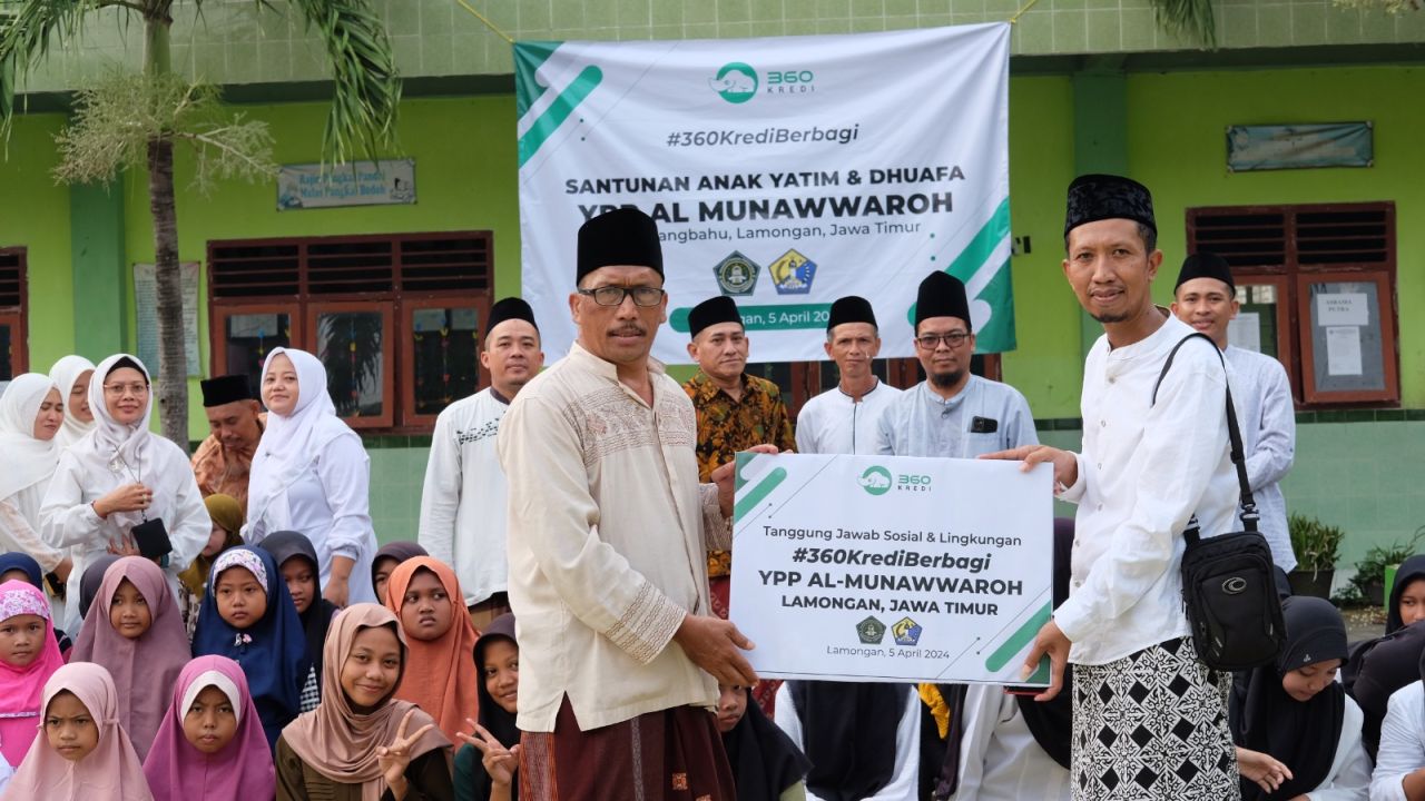 Berkah Ramadhan, YPP AL Munawwaroh Bagi Takjil dan Santuni Anak Yatim