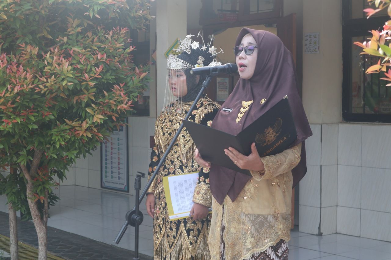 Kepsek SDN Kamal 01 Gelar Acara Peringatan Hari Kartini 2024