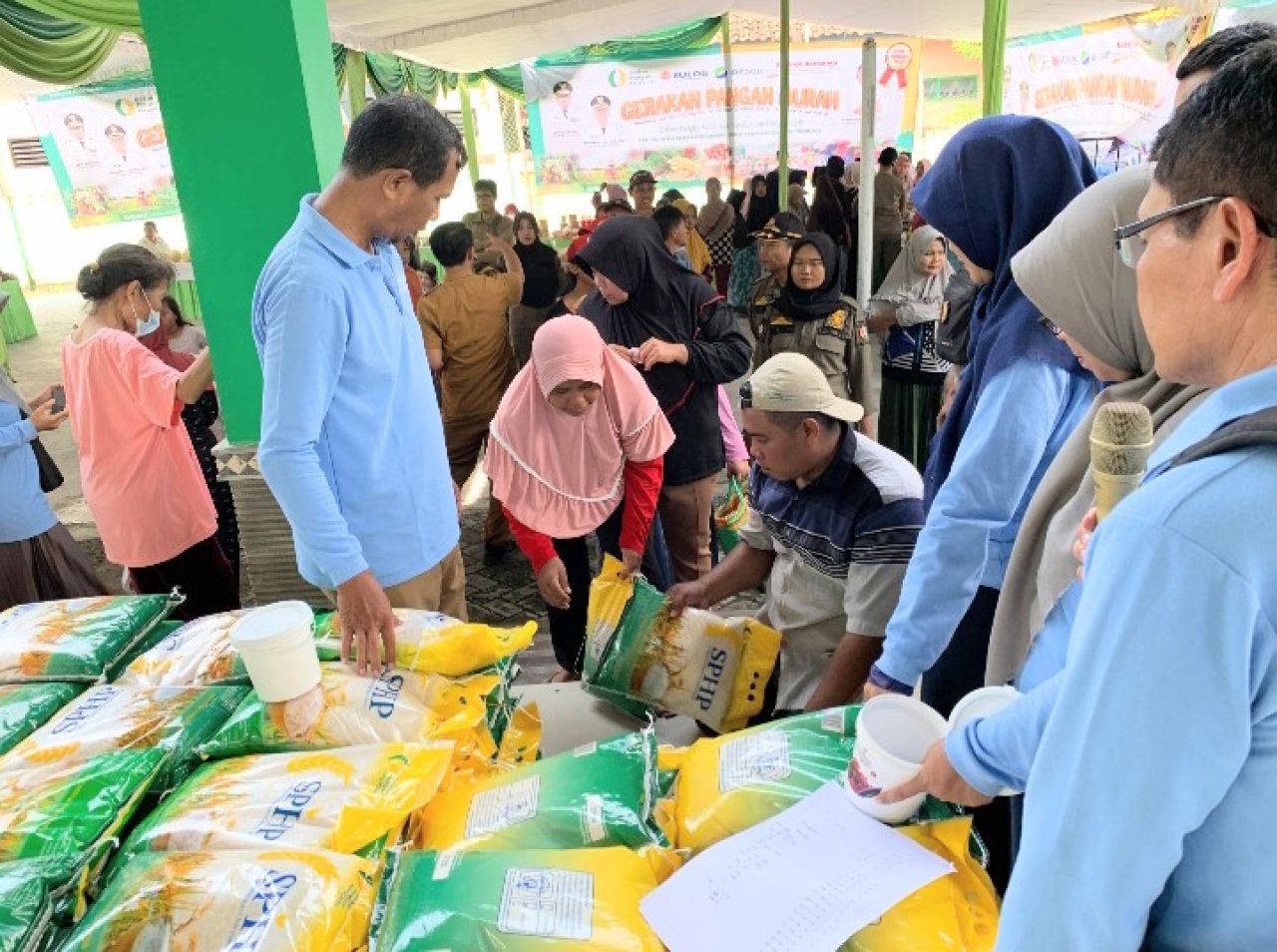 Momentum Jelang Lebaran Pemkab Bojonegoro Gelar Pasar Murah, Warga Rasakan Manfaatnya