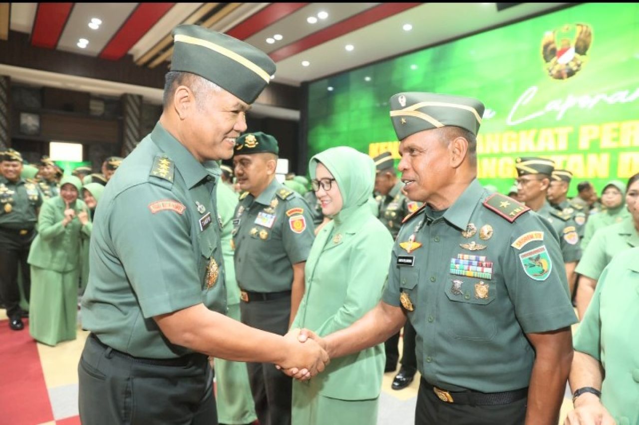 Wakasad Terima Laporan Kenaikan Pangkat 46 Pati TNI AD, Salah Satunya Mayjen Kowad Pertama