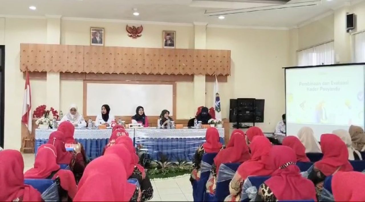 Kelurahan Cipinang Besar Selatan Mengadakan Pembinaan dan Evaluasi Kader Posyandu Balita